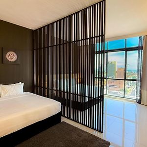 Junior Suite Double King – City View King & King